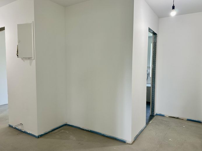 Erstbezug nach Sanierung – 3-Raum-Wohnung mit Terrasse & Garten – Flur