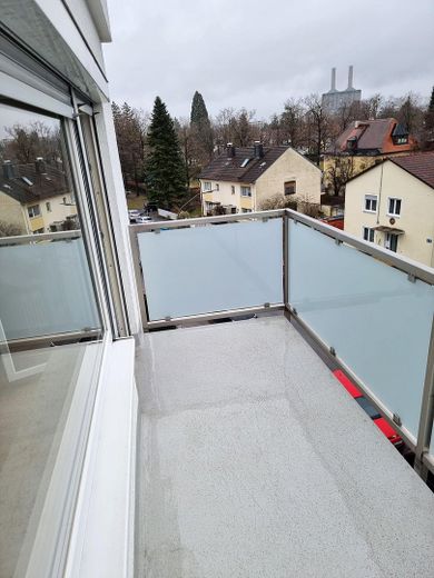 ..ruhige Seitenstraße