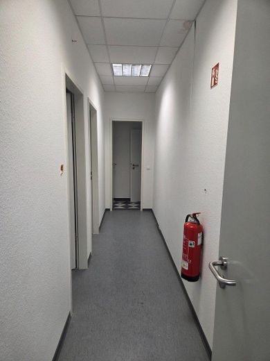Büro, Ladenlokal · 172 m² · Toplage Lloydstraße Bremerhaven – Flur zu Nebenräumen
