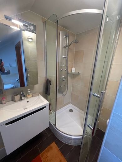 Appartment in Vollausstattung zur Bundespolizei fußläufig – Dusche