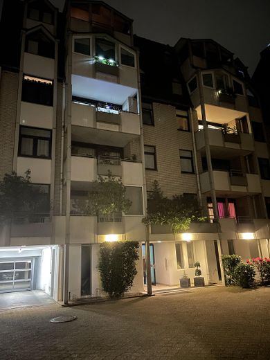 Von Privat sehr schöne & helle 2.5 ZKB in direkter Innenstadtlage – Foto 1