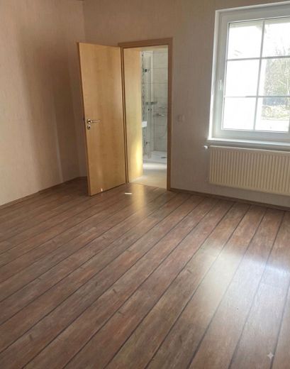 Modernes Einfamilienhaus mit viel Platz und idyllischem Garten, Kaufgrundstück – Schlafzimmer 1. OG