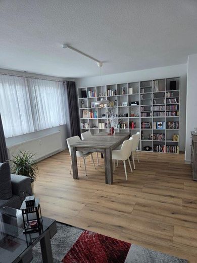 Gerenoveerd 3-kamerappartement op een rustige en centrale locatie – Wohnzimmer #1