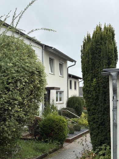 Blick von der Straßenseite