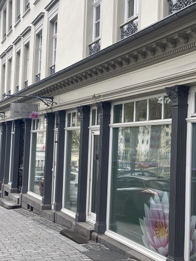 Schöne, sanierte DG Wohnung (95m²) in zentraler Kurparklage – Außenansicht