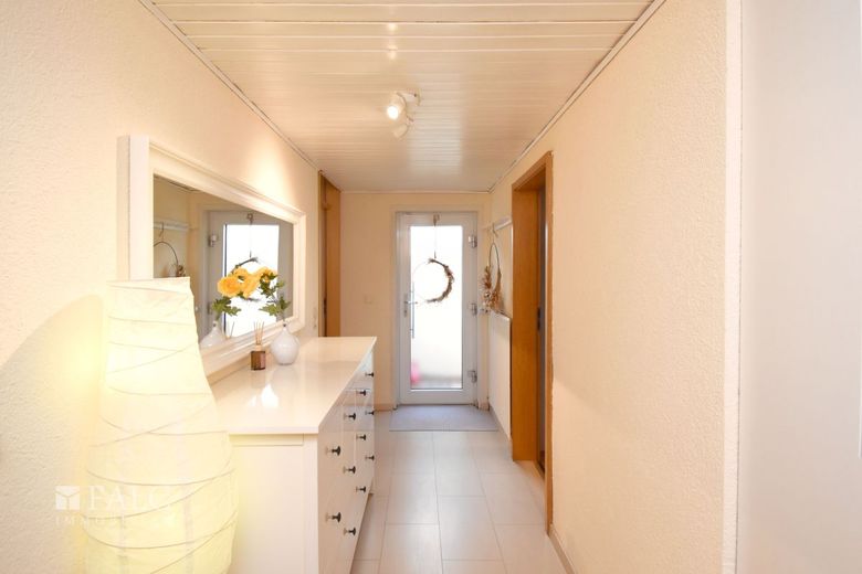 Ihr Zuhause zum Wohlfühlen - mit Garten, Doppelgarage und Raum zum Entfalten – separater Eingang UG