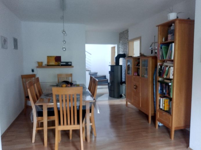 freistehendes Einfamilienhaus mit Einliegerwohnung, saniert und voll möbliert – Esszimmer im EG EFH