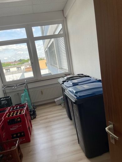günstiger Büroraum in Gemeinschaftsbüro im Industriegebiet Leonberg an der Autobahn – Büro 3