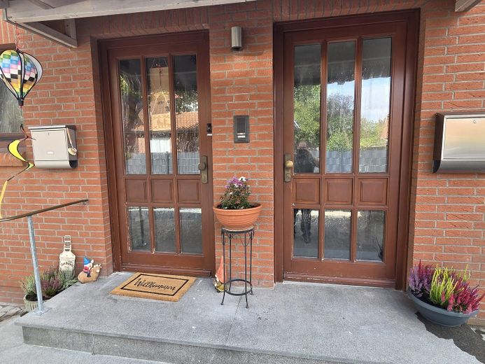 115 m² im Zweifamilienhaus | 30 m² Süd-Dachterrasse – Eingangsbereich