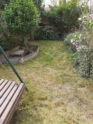 Garten hinterm Haus nach recht