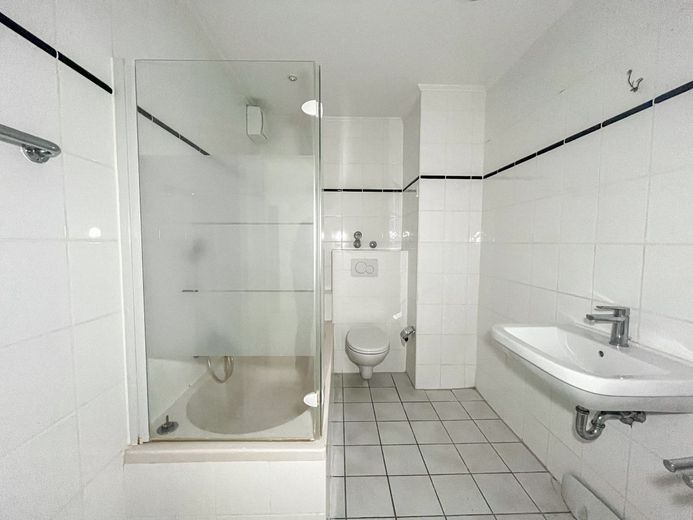 Bad mit Badewanne