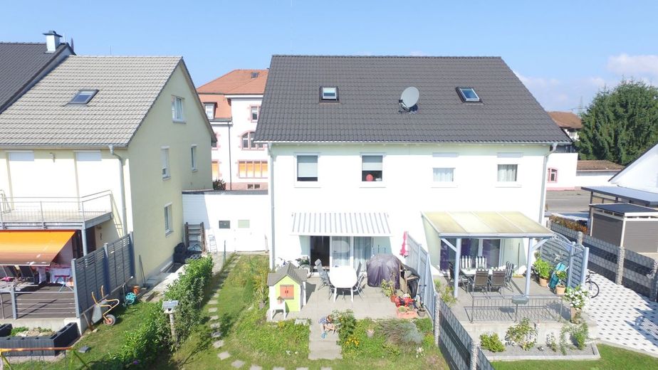 Gepflegtes Einfamilienhaus mit 7 Zimmern in Rheinfelden (Baden) – Aussenansicht