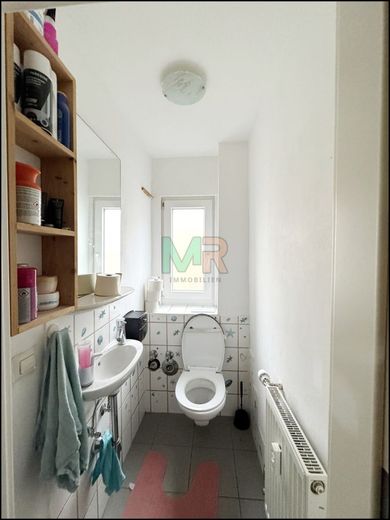 Renditeobjekt: Wohn- &amp; Geschäftshaus mit Schlossblick – WHG 2, Gäste WC