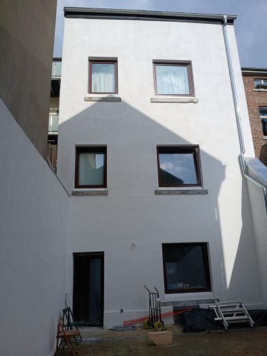 Renovierte 1-Zimmer-Wohnung mit 52 m² Innenhof in RWTH-Nähe – provisionsfrei – Fassade, Stand Sept. 2026