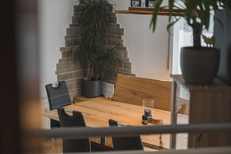 Maisonette mit großer Süd-West-Terrasse + Balkon, Solar, 2 Badern & 2 TG-Plätzen – Parknähe – Foto 13