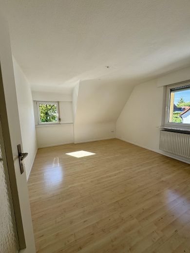 Freistehendes Haus, nutzbar als großzügiges Einfamilienhaus oder Zweigenerationenhaus – OG Wohn- oder Schlafzimmer