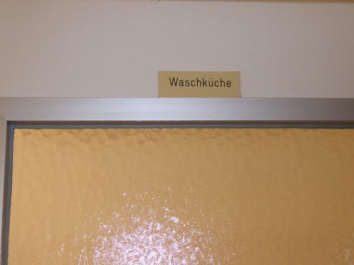 von Privat: Sehr gepfl. Appartement in begehrter Lage Schloßstrasse! Kapitalanleger o. Selbstbezug! – Waschküche