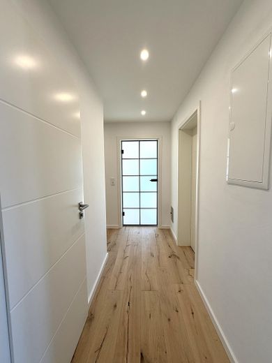 Frisch sanierte 3-ZKB Maisonette mit 2 Balkonen, Tiefgarage, Kamin in ruhiger Lage - Provisionsfrei – Foto 12