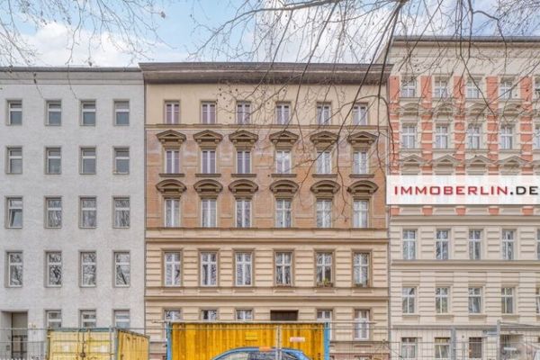 IMMOBERLIN.DE - प्रमुख स्थान! विस्तार की संभावनाओं वाला क्लासिक बहु-परिवारिक भवन