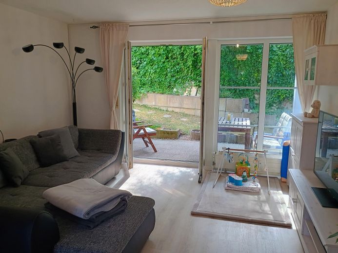 Sonnige 3-Zimmerwohnung mit Garten und Blick auf die Weinberge – Foto 5