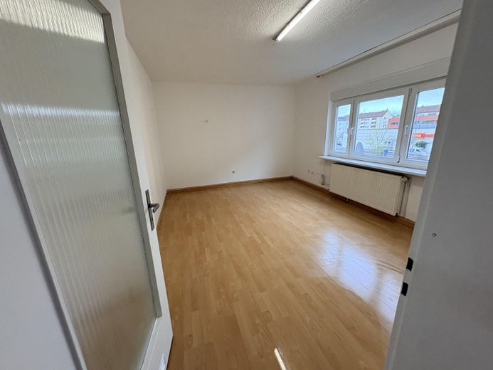 Sin comisión y disponible de inmediato en Gostenhof: 2 min hasta el metro, 10 min hasta Plärrer – Heller Wohnbereich