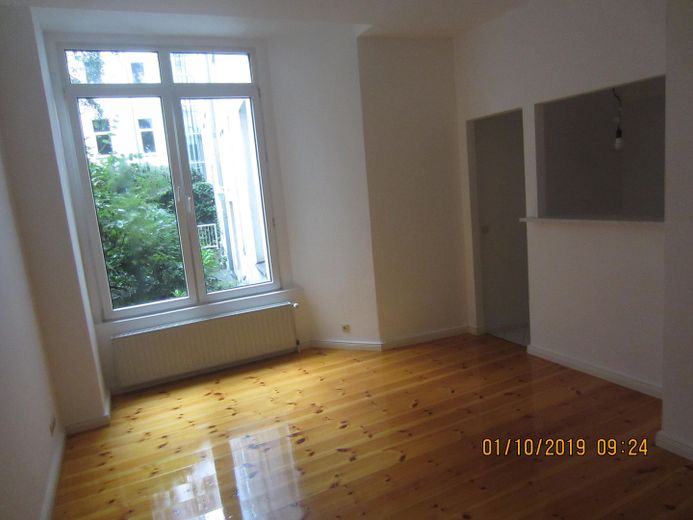 Spokojne i piękne 2-pokojowe mieszkanie w starej kamienicy w popularnej dzielnicy Friedrichshain – großes Zimmer