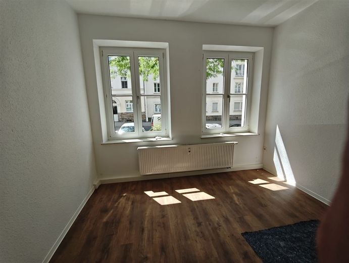 *Neusanierte und großzügige 2-Zimmer mit Laminat und Wannenbad in schöner Lage* – PHOTO-2026-06-26-09-29-36_4