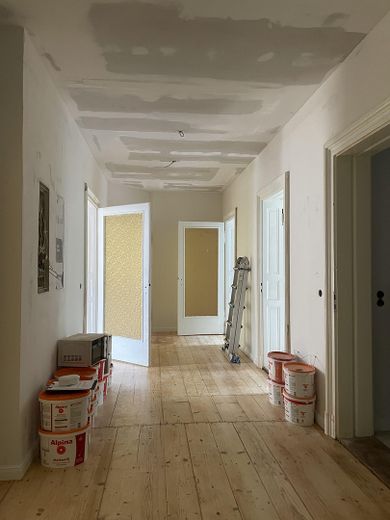 Esclusivo appartamento di 5 locali completamente ristrutturato con finiture di pregio, giardino, area barbecue e parco giochi – Foto 11