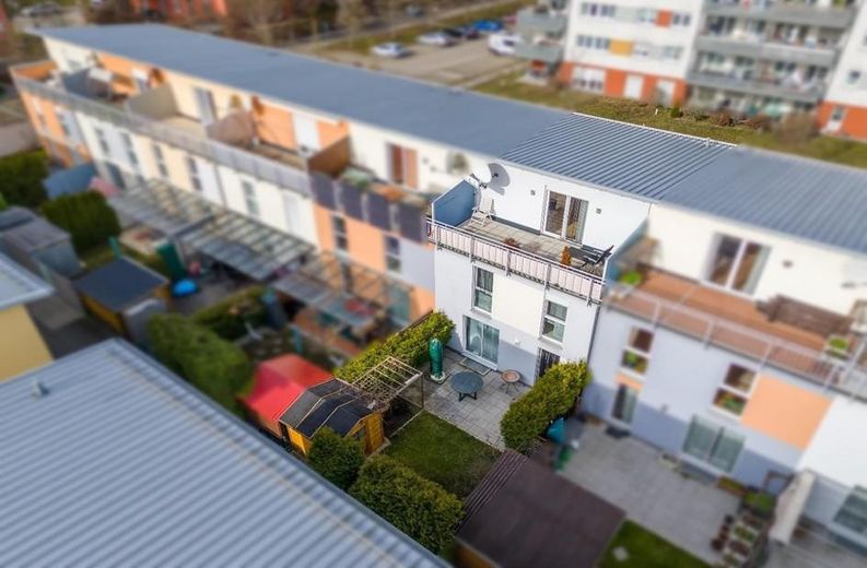 Haus am Tillypark, kommen sehen und staunen. Direkt vom Eigentümer! – Gartenseite