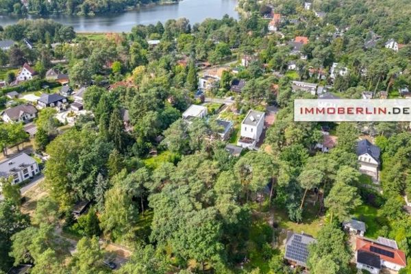 IMMOBERLIN.DE - Molto idilliaco! Ampio terreno edificabile presso il lago Falkenhagener