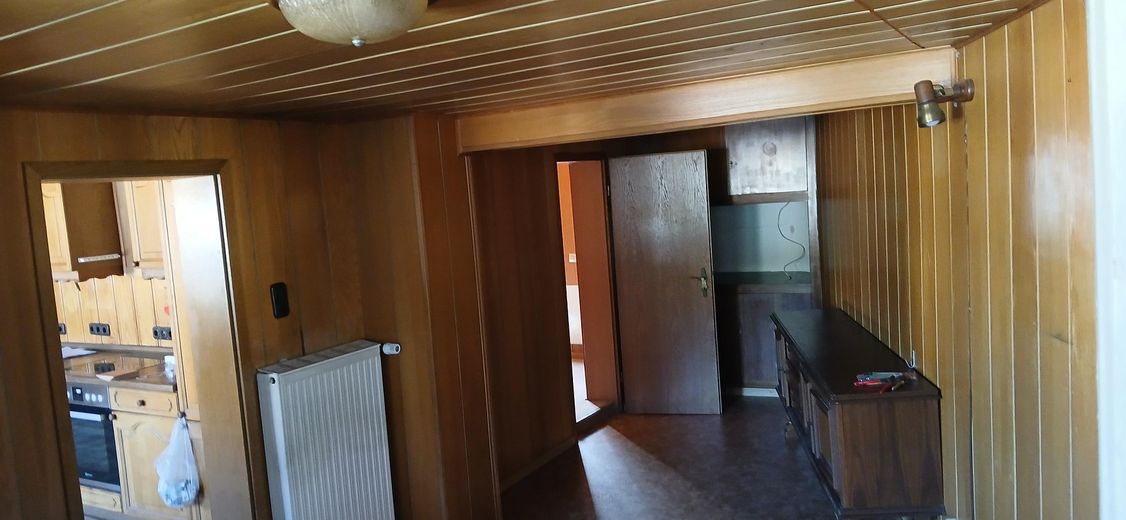 Molto spazio a poco prezzo, anche per 2 generazioni – Vorraum zw. Küche Wintergarten