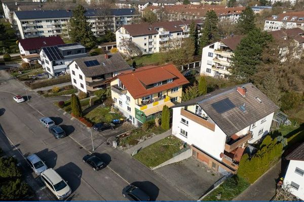 Großzügige 4,5 Zi.Whg., Wfl. 120 qm, Balkonterrasse, Keller, Hobby, Garage, ruhige Lage Singen-Nord!