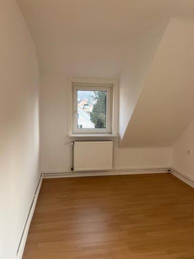 Lichtdurchflutete charmante 3 Zi-DG-Whg. renoviert-in bester grüner Lage - – Arbeitszimmer
