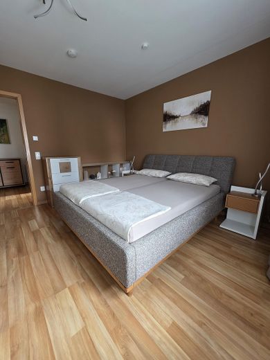 Provisionsfrei: Moderne DHH mit PV-Anlage, Energieeffizienzklasse B, nahe Öjendorfer See – Schlafzimmer