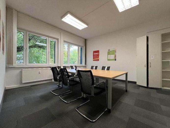Gewerbeobjekt ***Bürogebäide*** teilverrmietet – Bild 2