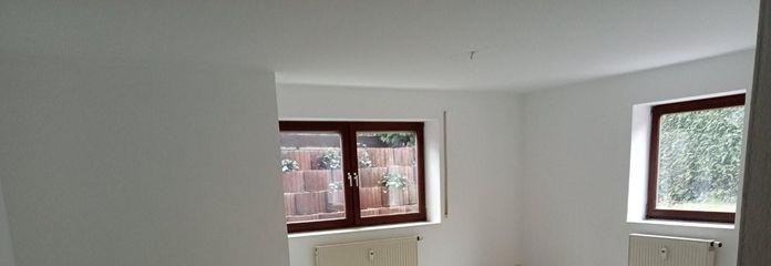 Helle 2-Zimmer-Souterrainwohnung – für Singles & Paare oder als Kapitalanlage – frei ab 01.12.2026 – Wohnzimmer