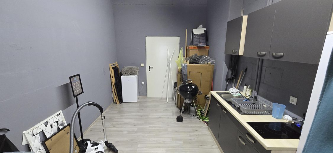 Mit Klimaanlage: Praxis, Gewerbefläche, Physio, Beautysalon, Büro – Abstellraum