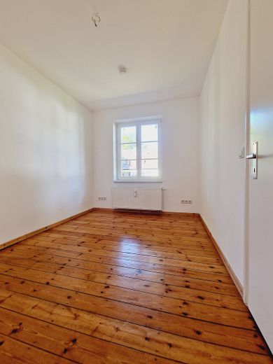 Fundstück: Schönes, sehr individuelles Reihenmittelhaus für Pärchen – Erste Zimmer OG