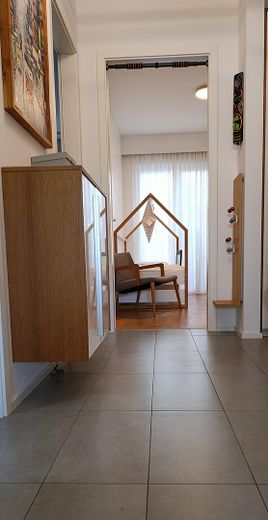 Direct beschikbare 3-kamer-tuinwoning met ZW-terras & nieuwe verwarming – provisievrij – Flur mit Kinderzimmer