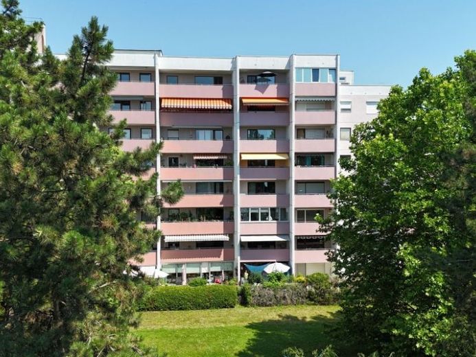 Weitblick genießen – Moderne 2-Zimmer-Eigentumswohnung in begehrter Wohnlage von Hanau-Steinheim – Foto 1