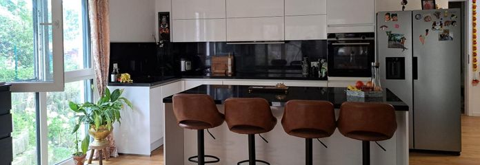 Ganz neue und Modern 4 Zimmer Wohnung mit Garten