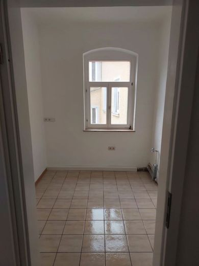 Großzügige 4-Zimmer mit EBK, Laminat, 2xBädern, Wanne und Dusche in guter Lage! – Musterfoto Wohnung obendrüber
