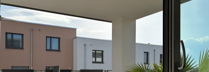 Neuwertige 4-Zimmer-Wohnung am Georgenberg | 2 TG-Stellplätze | Baujahr 2021 | provisionsfrei – Südwest-Balkon