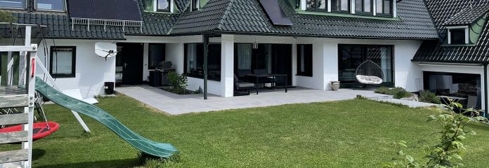 Elegantes Haus mit zwei Einliegerwohnungen, provisionsfrei
