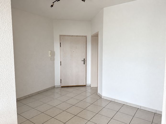 Bright 2-room apartment with a dream view – Eingang