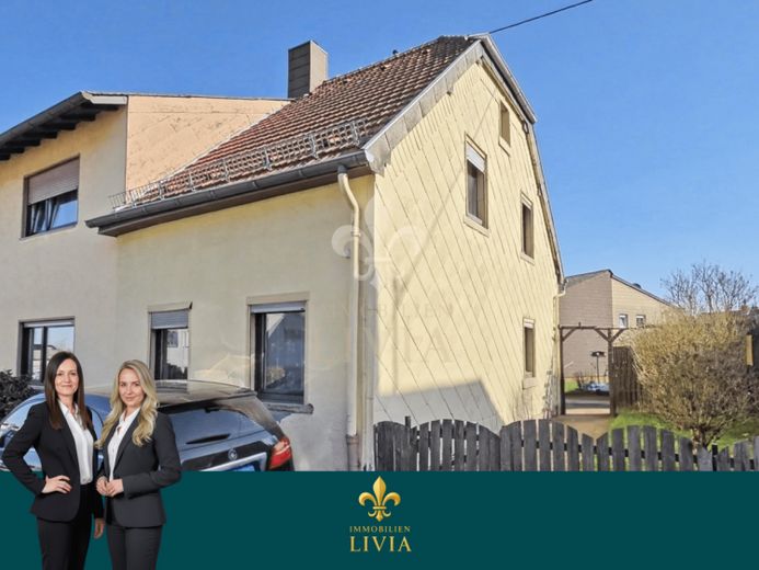 Gemütliches Einfamilienhaus mit großem Garten – फोटो 1