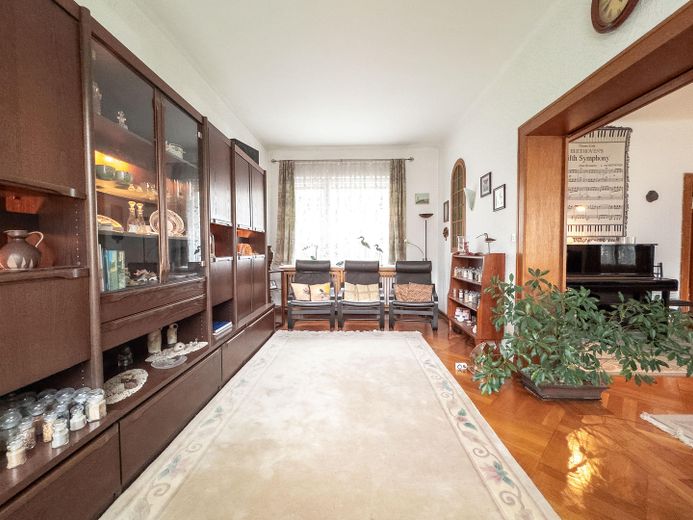 Ampia casa unifamiliare a Berlino Zehlendorf – Wohnzimmer