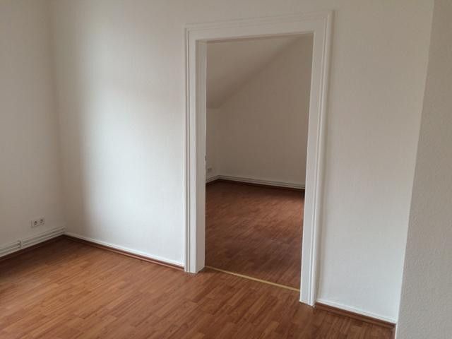 Seelze Zentrum, 2 Häuser, 4 Einheiten, viele Möglichkeiten – Zimmer Haus 30 OG