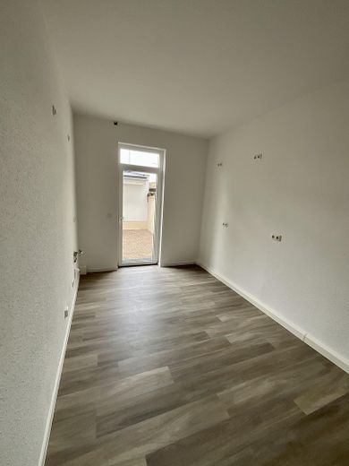 Küche mit Terrassentür