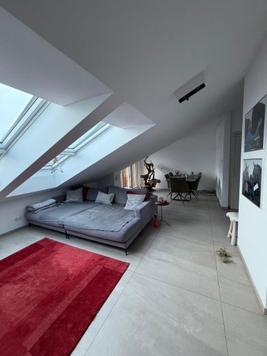 Appartamento mansardato in posizione premium con vista panoramica – Foto 16